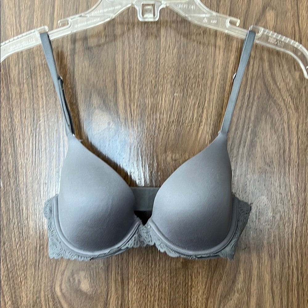 Elegant Gray Lace Trim Bra Sunnie by Aerie 30D